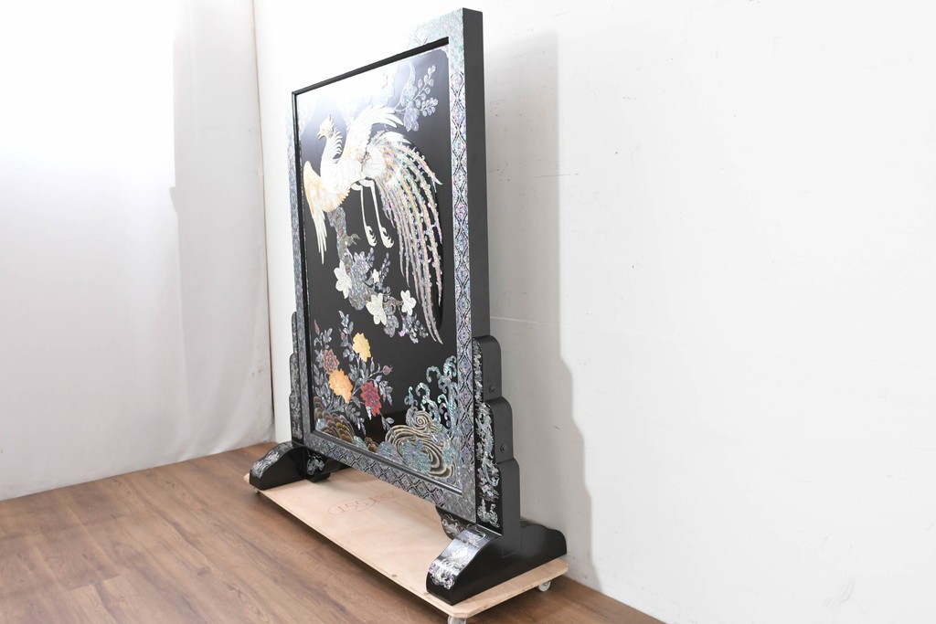 中古　超美品　もはや美術品!!　最高級工芸家具　鳳凰の螺鈿(ラデン)細工が華やかな衝立　購入価格約1000万円　(R-088731)