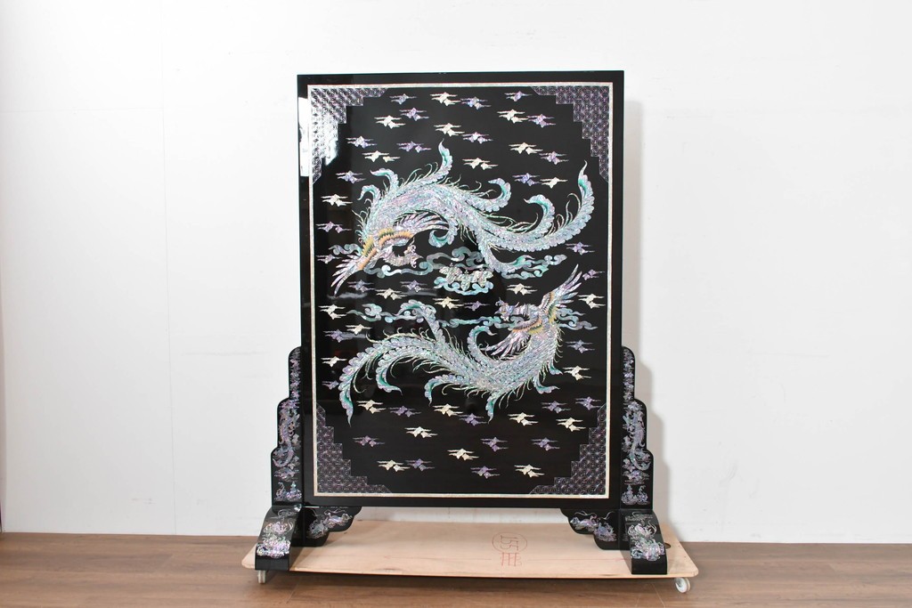 中古　超美品　もはや美術品!!　最高級工芸家具　鳳凰の螺鈿(ラデン)細工が華やかな衝立　購入価格約1000万円　(R-088731)