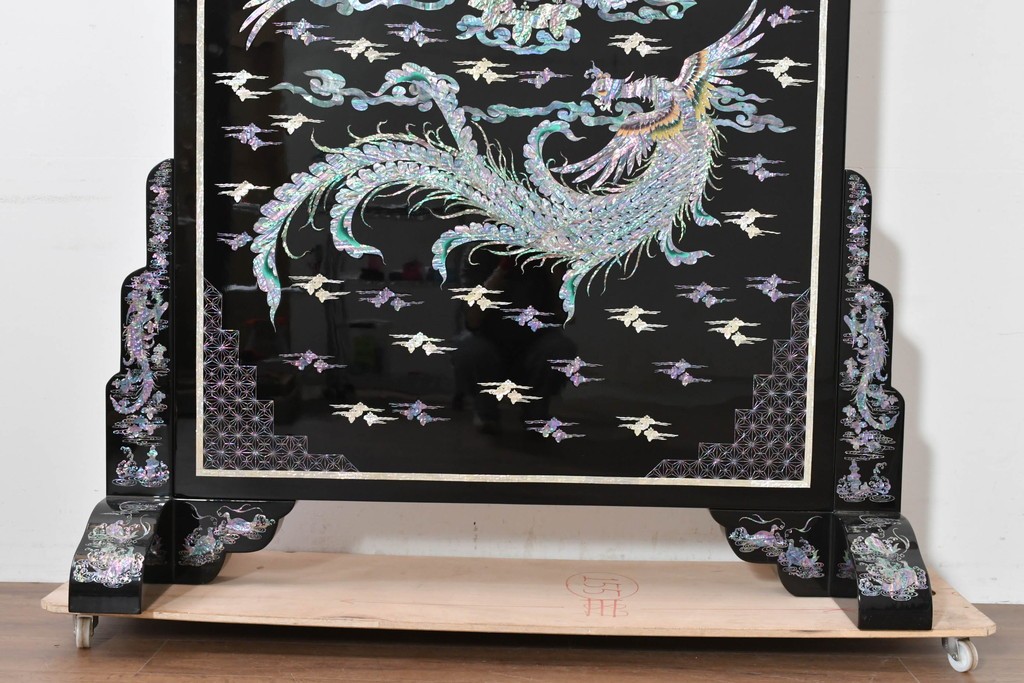 中古　超美品　もはや美術品!!　最高級工芸家具　鳳凰の螺鈿(ラデン)細工が華やかな衝立　購入価格約1000万円　(R-088731)