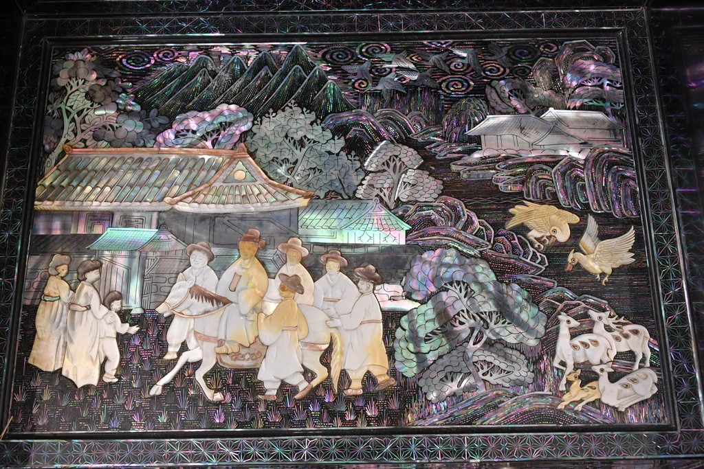 中古　超美品　最高級　吉正本螺鈿工芸院　螺鈿細工が華やかな鏡台　購入価格約400万円　(R-088732)