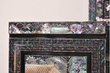 中古　超美品　最高級　吉正本螺鈿工芸院　螺鈿細工が華やかな鏡台　購入価格約400万円　(R-088732)