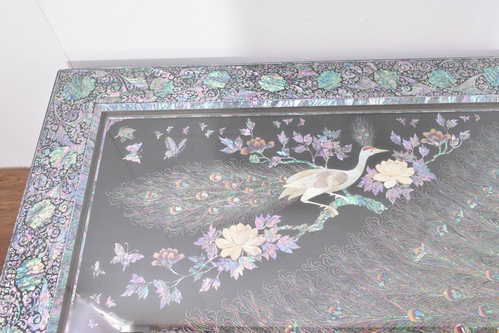 中古　超美品　もはや美術品!!　最高級工芸家具　吉正本と伝わる逸品　孔雀の螺鈿(ラデン)細工が美しい座卓　購入価格約1000万円　(R-088733)
