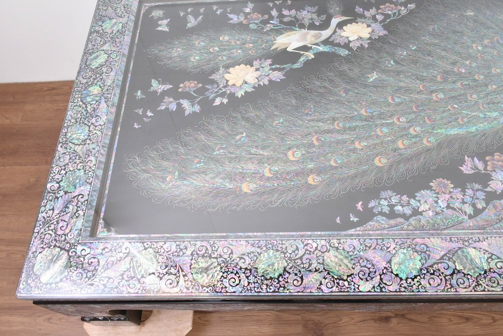 中古　超美品　もはや美術品!!　最高級工芸家具　吉正本と伝わる逸品　孔雀の螺鈿(ラデン)細工が美しい座卓　購入価格約1000万円　(R-088733)