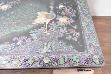 中古　超美品　もはや美術品!!　最高級工芸家具　吉正本と伝わる逸品　孔雀の螺鈿(ラデン)細工が美しい座卓　購入価格約1000万円　(R-088733)