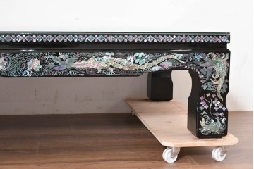 中古　超美品　もはや美術品!!　最高級工芸家具　吉正本と伝わる逸品　孔雀の螺鈿(ラデン)細工が美しい座卓　購入価格約1000万円　(R-088733)