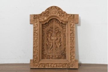 アジアンヴィンテージ建具　バリ島　伝統的な彫刻が施された枠付き窓1枚　(R-088738)