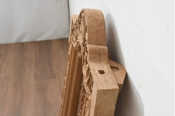 アジアンヴィンテージ建具　バリ島　伝統的な彫刻が施された枠付き窓1枚　(R-088738)