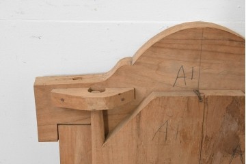 アジアンヴィンテージ建具　バリ島　伝統的な彫刻が施された枠付き窓1枚　(R-088738)