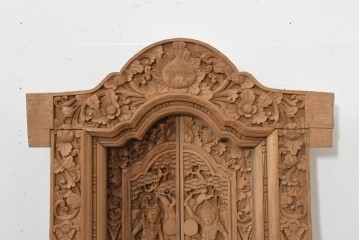 アジアンヴィンテージ建具　バリ島　伝統的な彫刻が施された枠付き窓1枚　(R-088741)
