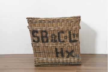 【簡易リペア限定品】　イギリスアンティーク　風合い豊かな蓋付き大型収納かご　※歪みあり　(R-088749)