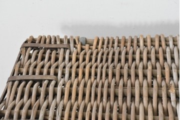 【簡易リペア限定品】　イギリスアンティーク　風合い豊かな蓋付き大型収納かご　※歪みあり　(R-088749)