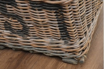 【簡易リペア限定品】　イギリスアンティーク　風合い豊かな蓋付き大型収納かご　※歪みあり　(R-088749)
