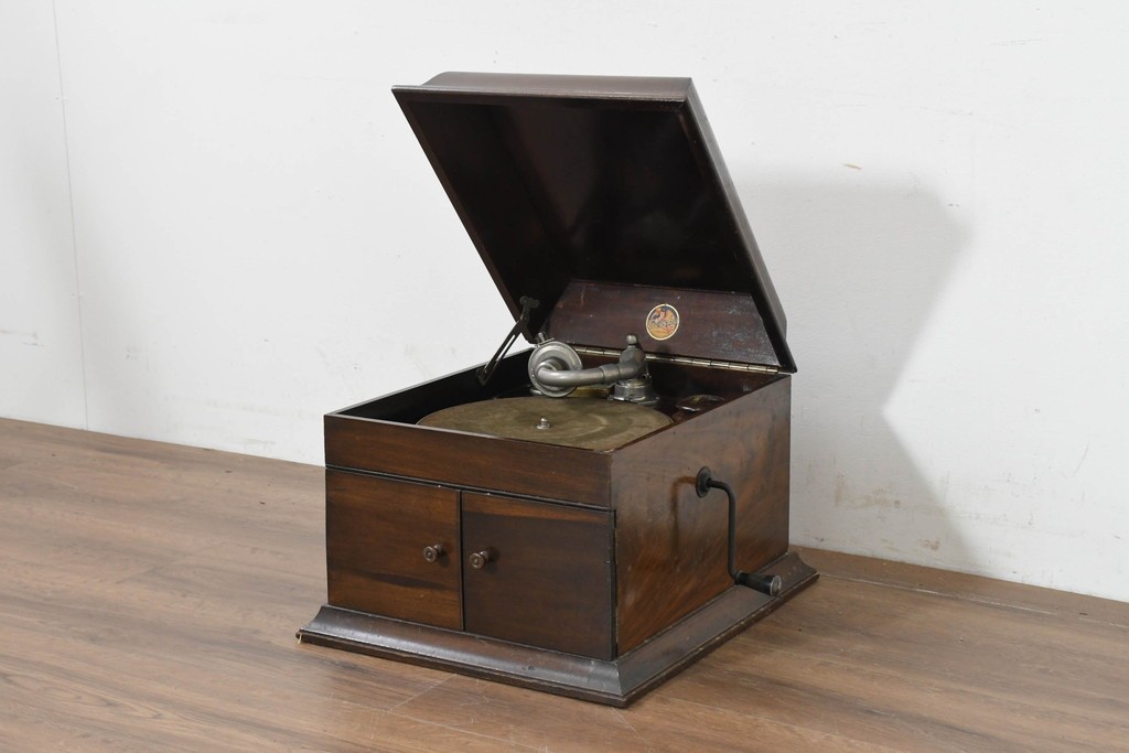 【簡易リペア限定品】　イギリスアンティーク　C. H. Gilbert & Co. Ltd.　Geisha　ノスタルジックな蓄音機　(R-088750)