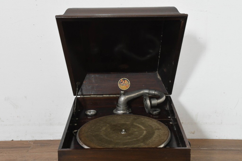 【簡易リペア限定品】　イギリスアンティーク　C. H. Gilbert & Co. Ltd.　Geisha　ノスタルジックな蓄音機　(R-088750)