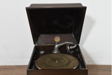 【簡易リペア限定品】　イギリスアンティーク　C. H. Gilbert & Co. Ltd.　Geisha　ノスタルジックな蓄音機　(R-088750)