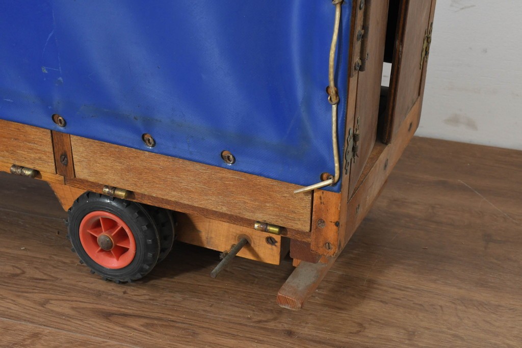 イギリスアンティーク　木製　高級品!!　手抜きのない作り込みが見事!　全長約1500mmの大型トレーラー型おもちゃ　(R-088751)
