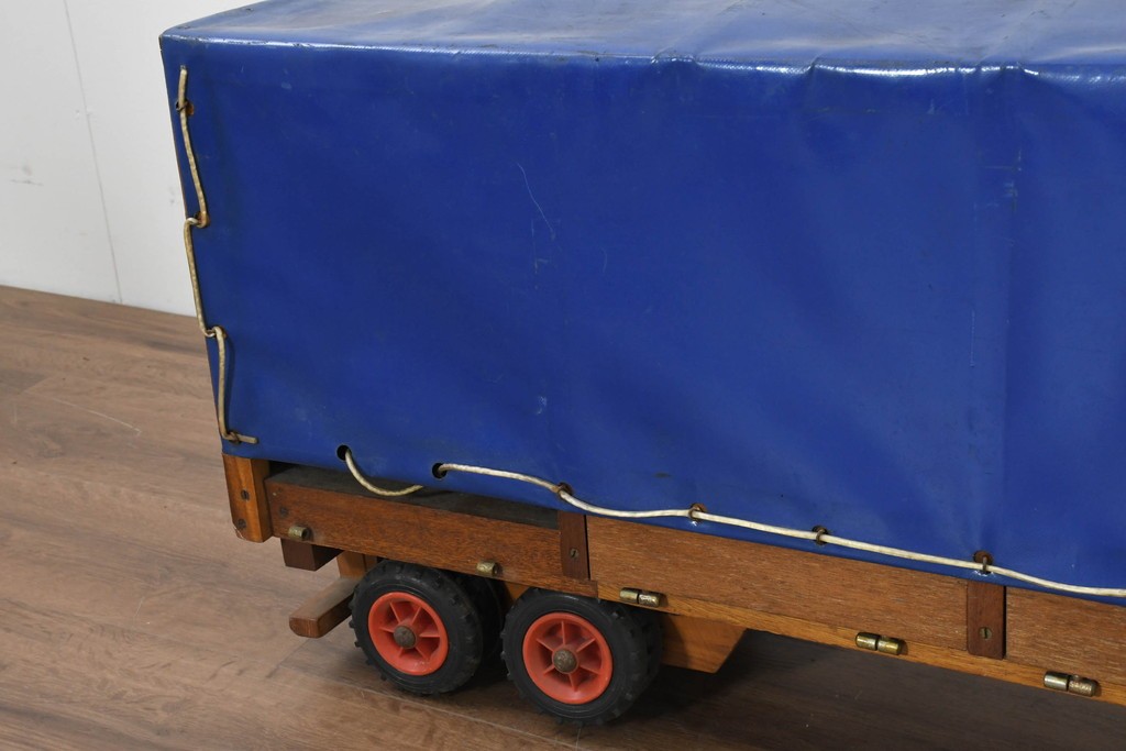 イギリスアンティーク　木製　高級品!!　手抜きのない作り込みが見事!　全長約1500mmの大型トレーラー型おもちゃ　(R-088751)