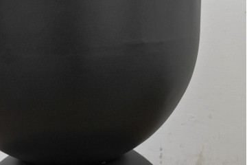 新古　展示品　未使用　北欧デザイン　特大!!　高さ600mmで上下どちらでも使えるモダンデザインのスチール製プランター　(R-088773)