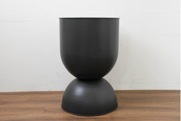 新古　展示品　未使用　北欧デザイン　特大!!　高さ600mmで上下どちらでも使えるモダンデザインのスチール製プランター　(R-088773)