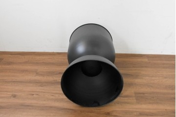 新古　展示品　未使用　北欧デザイン　特大!!　高さ600mmで上下どちらでも使えるモダンデザインのスチール製プランター　(R-088773)