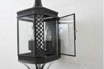 新古　展示品　高級品　真鍮製　格子装飾が魅力のウォールライト　(R-088779)