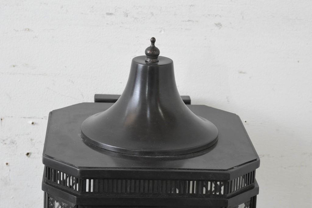 新古　展示品　高級品　真鍮製　格子装飾が魅力のウォールライト　(R-088780)
