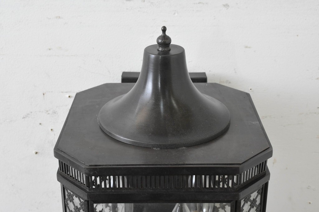 新古　展示品　高級品　真鍮製　格子装飾が魅力のウォールライト　(R-088781)