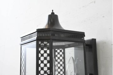 新古　展示品　高級品　真鍮製　格子装飾が魅力のウォールライト　(R-088781)