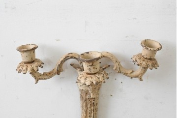 フランスアンティーク　アカンサスリーフ装飾が優雅な3灯壁掛けキャンドルホルダー　(R-088788)