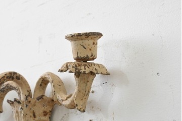 フランスアンティーク　アカンサスリーフ装飾が優雅な3灯壁掛けキャンドルホルダー　(R-088788)