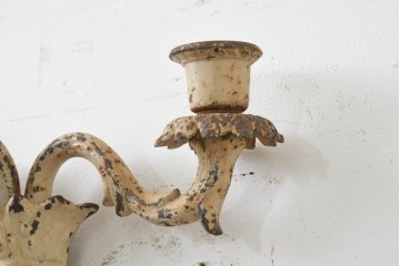 フランスアンティーク　アカンサスリーフ装飾が優雅な3灯壁掛けキャンドルホルダー　(R-088789)