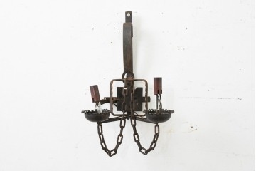 イギリスヴィンテージ　1950年頃　鍛鉄の古い罠(トラップ)を再構築したキャンドルスタンド型ウォールランプ　(R-088798)