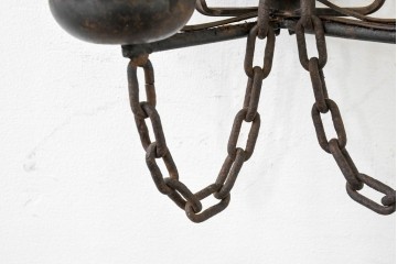 イギリスヴィンテージ　1950年頃　鍛鉄の古い罠(トラップ)を再構築したキャンドルスタンド型ウォールランプ　(R-088798)