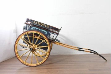 イギリスアンティーク　著名工房リペイント済み品　色鮮やかなペイントが目を引く馬車　(R-088802)