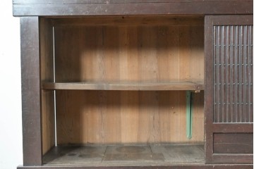 和製アンティーク　和の風格あふれる丸桟引き戸の二段重ね近江水屋箪笥　(R-088803)