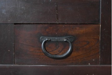 和製アンティーク　和の風格あふれる丸桟引き戸の二段重ね近江水屋箪笥　(R-088803)