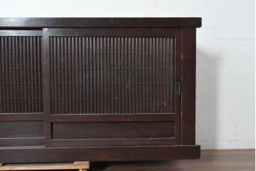 和製アンティーク　和の風格あふれる丸桟引き戸の近江水屋箪笥サイドボード　(R-088805)