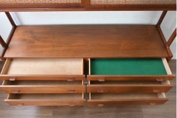 デンマークヴィンテージ　Hans J. Wegner(ハンス・J・ウェグナー)　RY20　チーク材　籐編み扉が魅力のキャビネット　(R-088806)