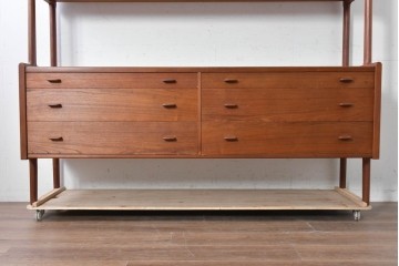 デンマークヴィンテージ　Hans J. Wegner(ハンス・J・ウェグナー)　RY20　チーク材　籐編み扉が魅力のキャビネット　(R-088806)
