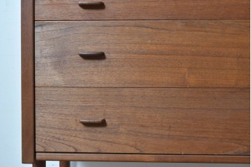 デンマークヴィンテージ　Hans J. Wegner(ハンス・J・ウェグナー)　RY20　チーク材　籐編み扉が魅力のキャビネット　(R-088806)
