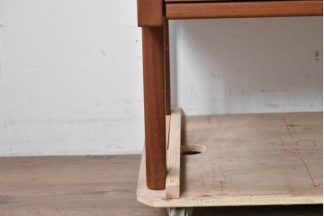 デンマークヴィンテージ　Hans J. Wegner(ハンス・J・ウェグナー)　RY20　チーク材　籐編み扉が魅力のキャビネット　(R-088806)