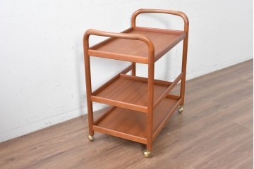 ヴィンテージ家具　チーク材　丸みのあるフレームとキャスター脚が軽やかなキッチンワゴン　(R-088809)