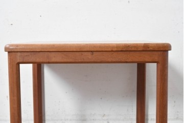 和製ヴィンテージ　チーク無垢材　コンパクトで扱いやすいコーヒーテーブル　(R-088812)