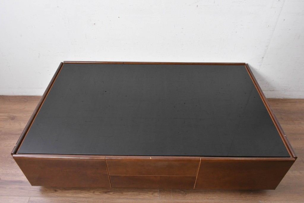 中古　arflex(アルフレックス)　ガラストップと収納を備えたセンターテーブル　(R-088814)