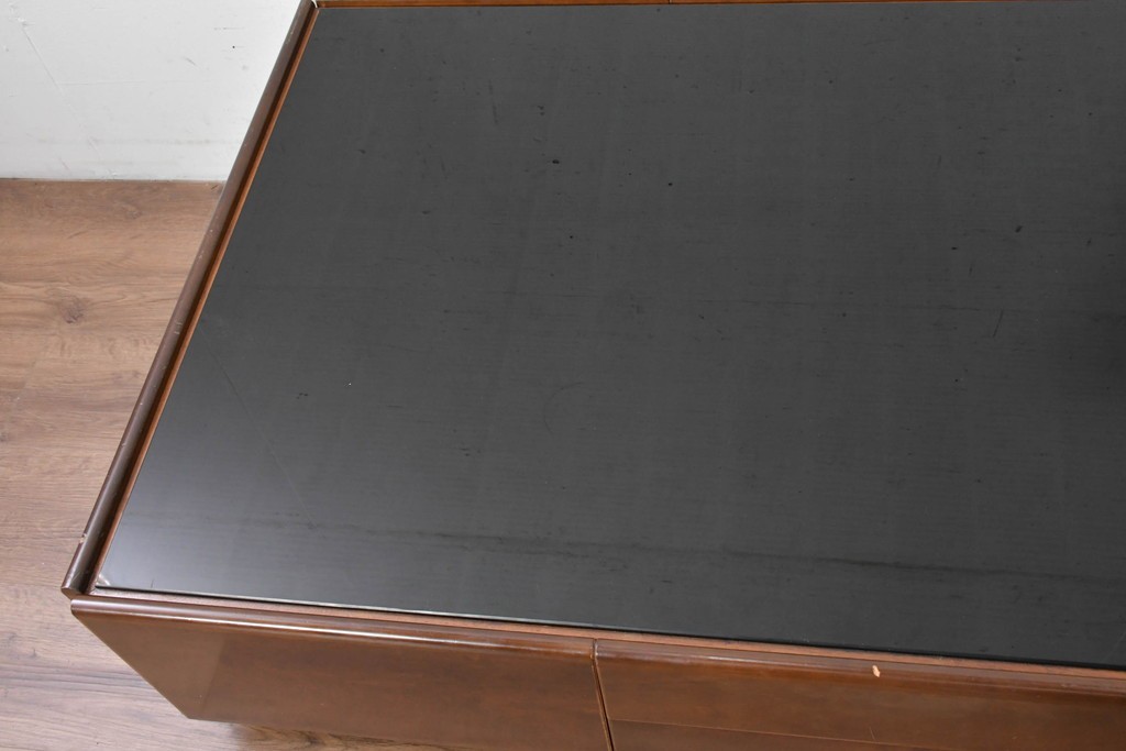 中古　arflex(アルフレックス)　ガラストップと収納を備えたセンターテーブル　(R-088814)