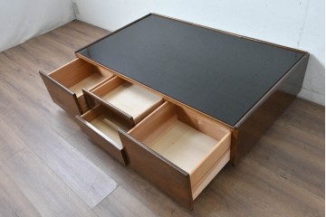 中古　arflex(アルフレックス)　ガラストップと収納を備えたセンターテーブル　(R-088814)