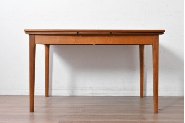 デンマークヴィンテージ　チーク材　すっきりとしたフォルムのエクステンションテーブル　(R-088815)