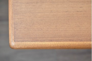 デンマークヴィンテージ　チーク材　すっきりとしたフォルムのエクステンションテーブル　(R-088815)