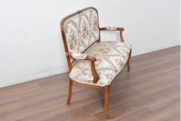 中古 イタリア　美品　ATTICA(アッティカ)　優美な猫脚の2人掛けソファ　(R-088818)