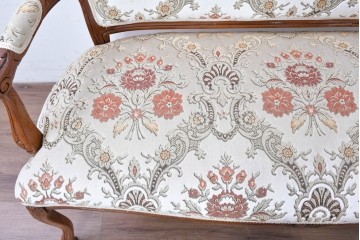 中古 イタリア　美品　ATTICA(アッティカ)　優美な猫脚の2人掛けソファ　(R-088818)